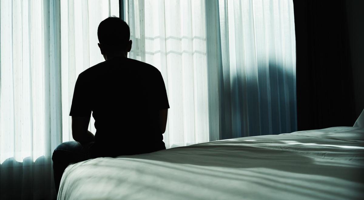 Powrót do relacji międzyludzkich i życia zawodowego po kryzysie psychicznym. Audycja Macieja Wasielewskiego