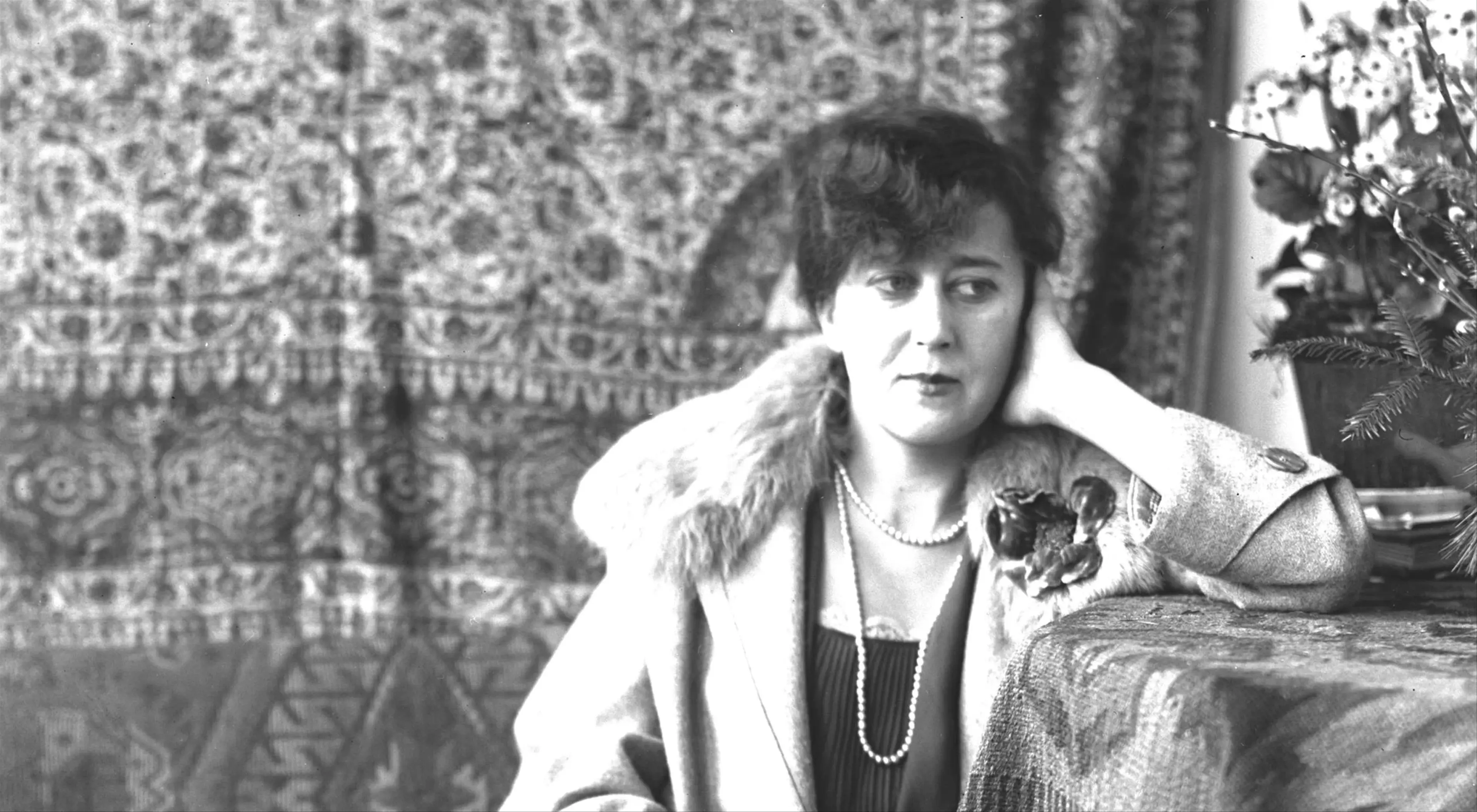 Z jedwabiu i mgły – Rok Marii Pawlikowskiej-Jasnorzewskiej